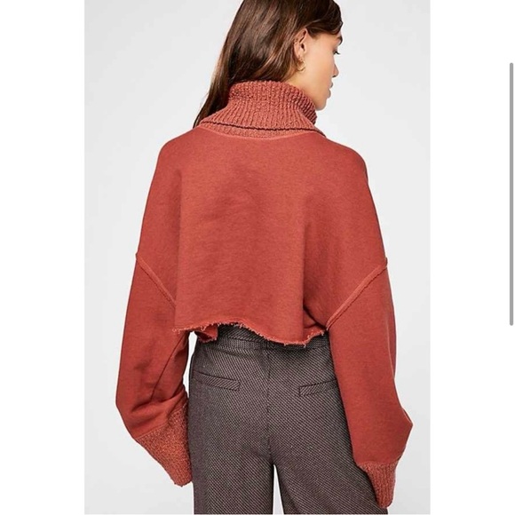 🍁 Free People Cropped Turtleneck Sweater - Picture 2 of 6